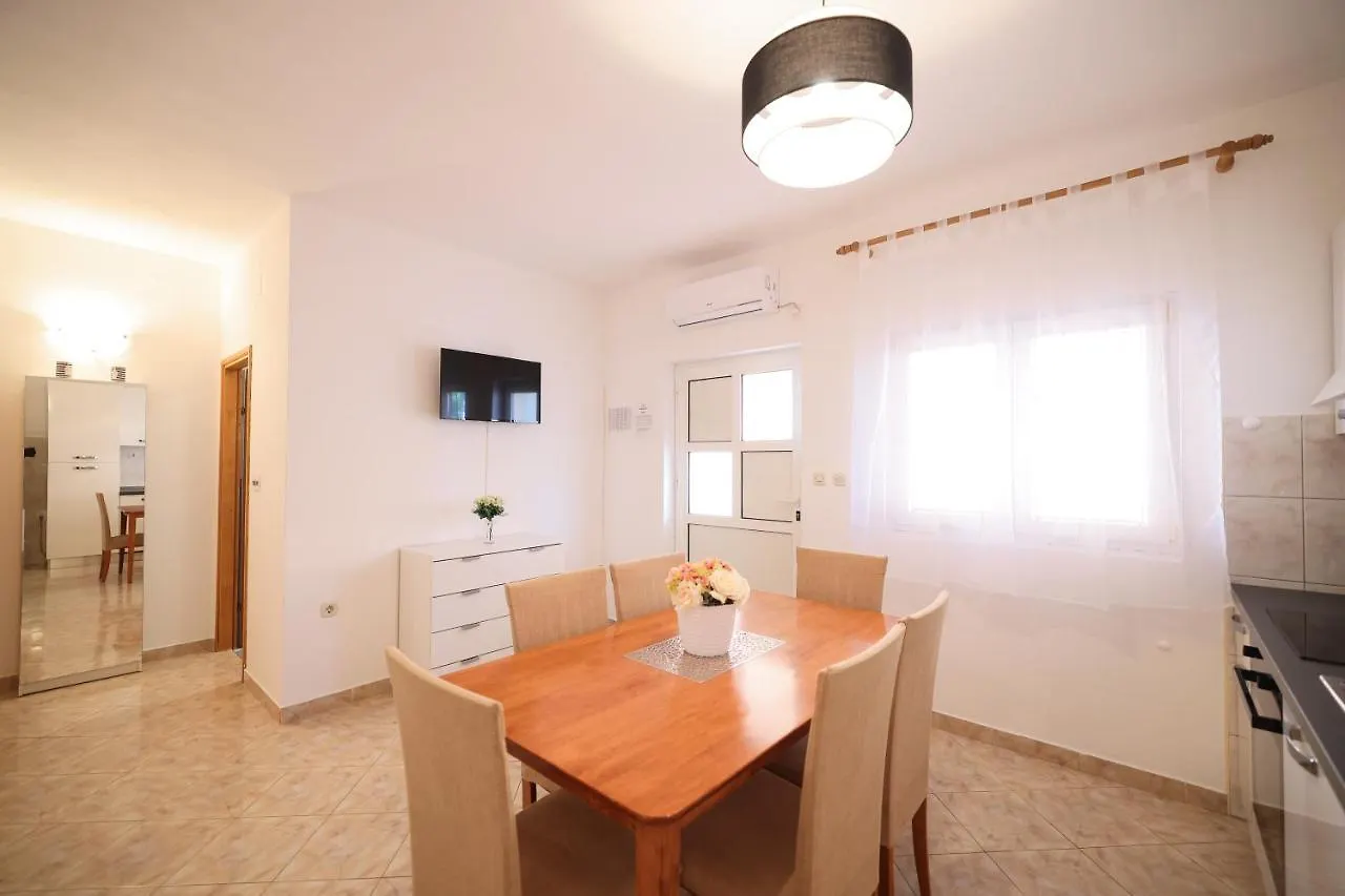 Apartments Kiara Bibinje